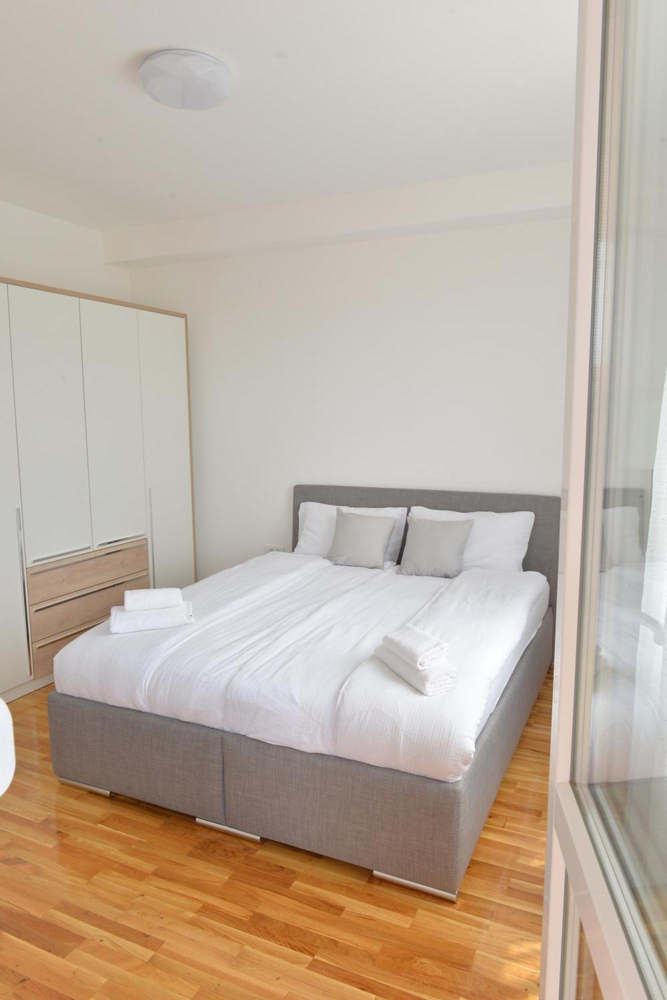 Hm Apartments Indija Luaran gambar